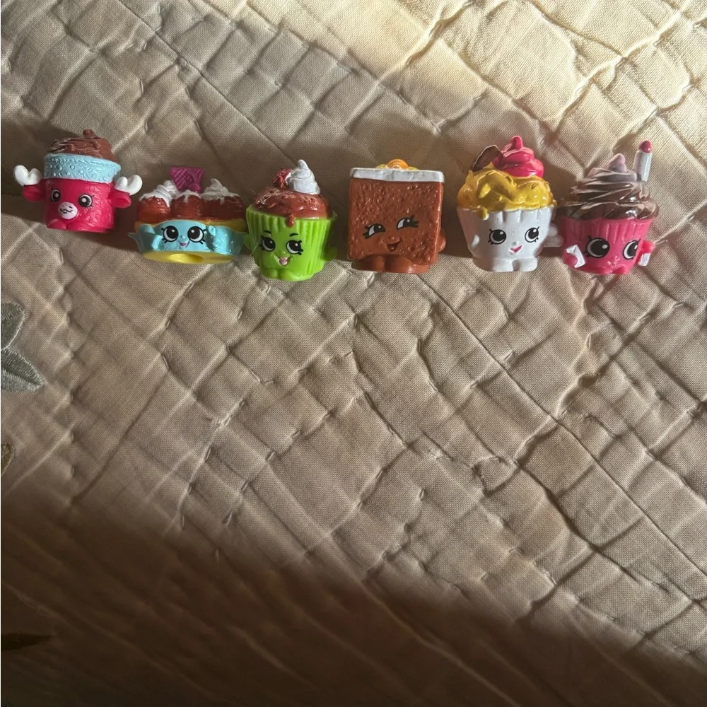 Shopkins Mini Dessert Figures - Pink, Blue, Green, Brown, White, Yellow